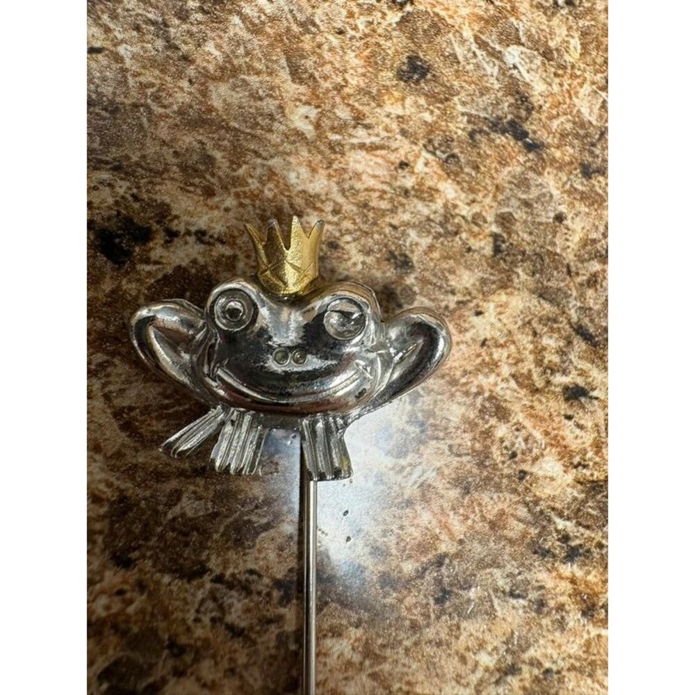 Vintage Frog Prince Stick Pin Gold Crown Silver Tone Lapel Hat Scarf Pin Novelty